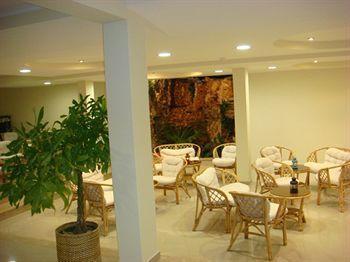 Residencia Santa Marta Hotel Tomar Exterior photo